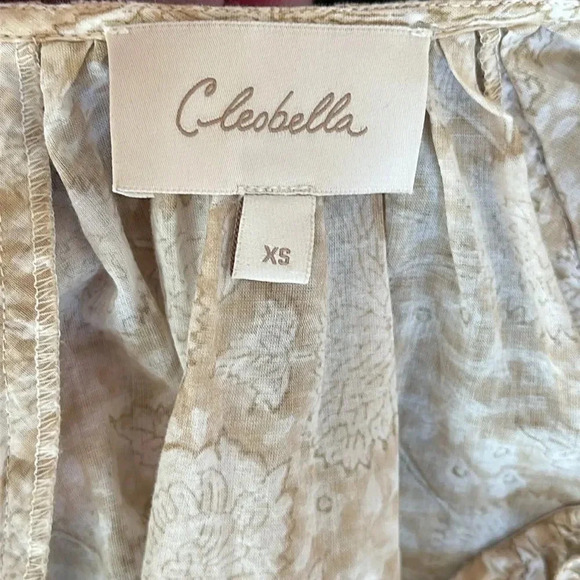 Cleobella sz XS tan and white organic cotton blouse gorgeous shell buttons EUC - Picture 7 of 8